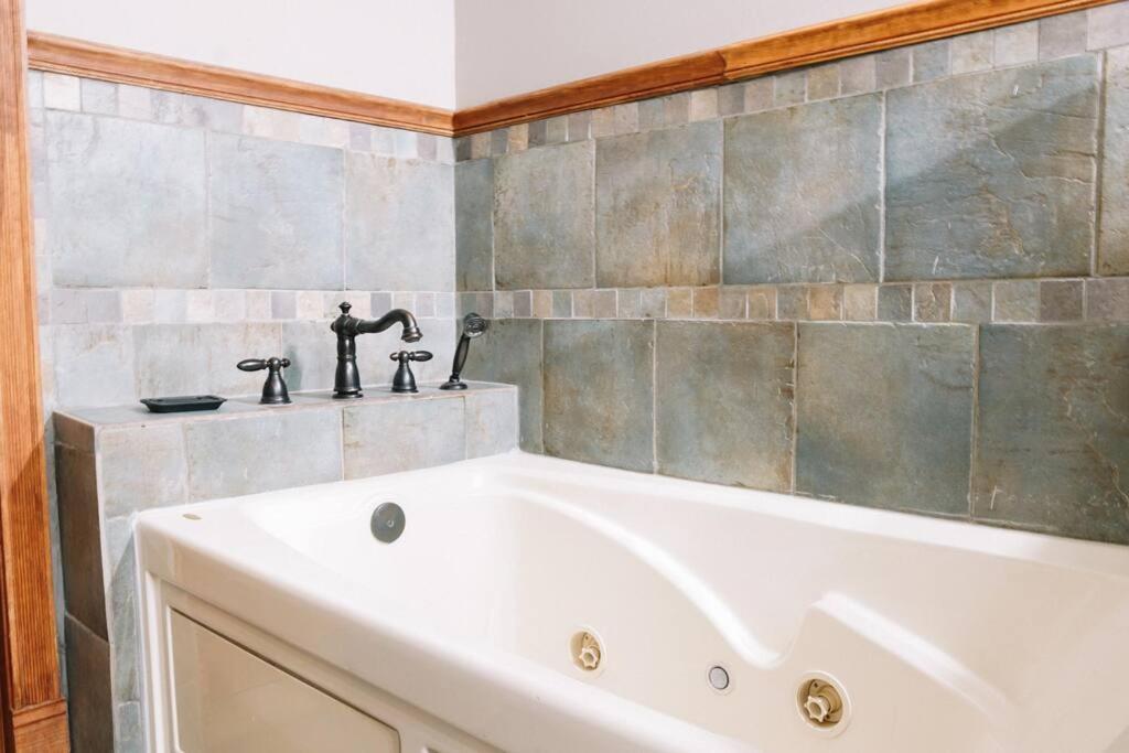 Relaxingrejuvenating 4Br 3 And Half Ba Cabin Munds Park Eksteriør bilde